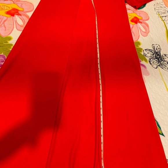 Red long sleeve duster top w/ long split in front. - Picture 2 of 3